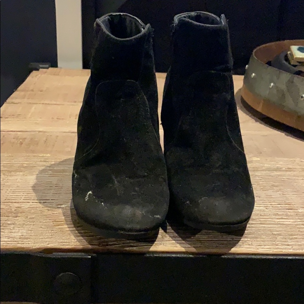 Used Lulus booties